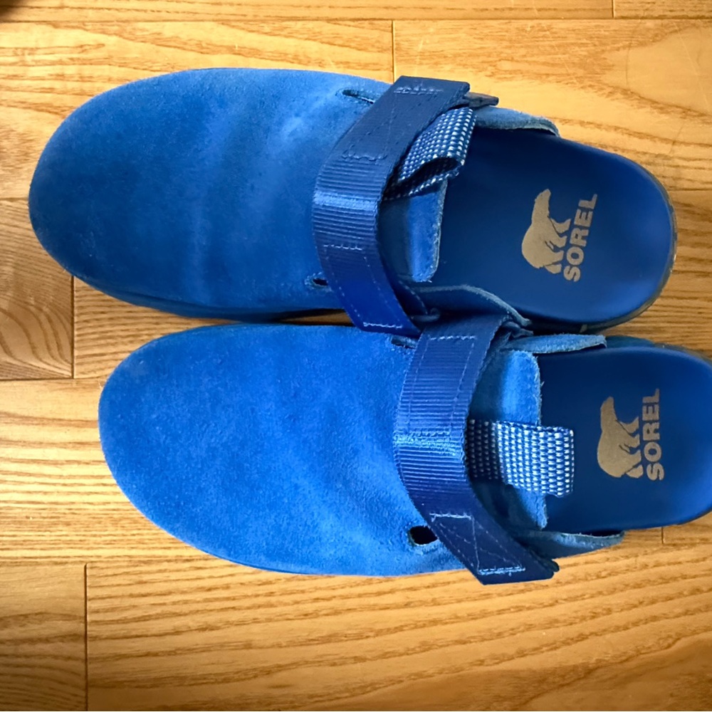 Sorel women’s Blue Suede clogs